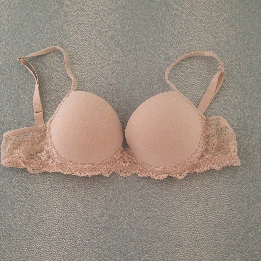 Calvin Klein Lace Demi bra in nude New Condition